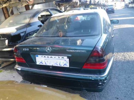 Vehiculo en el desguace: MERCEDES-BENZ CLASE C (W202) BERLINA 250 TD (202.128)