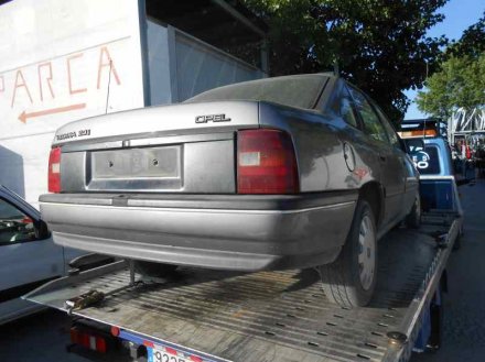 Vehiculo en el desguace: OPEL VECTRA A CD