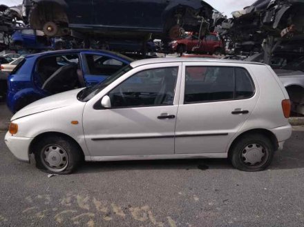 Vehiculo en el desguace: VOLKSWAGEN POLO BERLINA (6N1) Básico