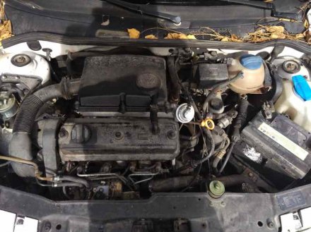 Vehiculo en el desguace: VOLKSWAGEN POLO BERLINA (6N1) Básico