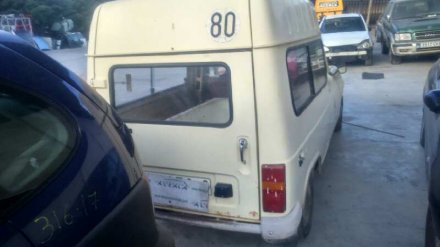 Vehiculo en el desguace: RENAULT 4 BERLINA/FAMILIAR/FURGONETA F4 Familiar (R 2106)