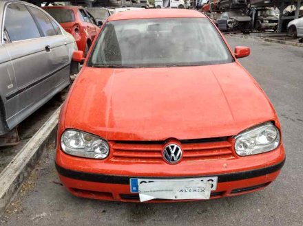 Vehiculo en el desguace: VOLKSWAGEN GOLF IV BERLINA (1J1) Básico