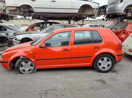 Vehiculo en el desguace: VOLKSWAGEN GOLF IV BERLINA (1J1) Básico