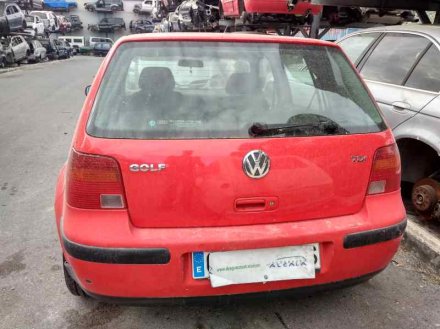 Vehiculo en el desguace: VOLKSWAGEN GOLF IV BERLINA (1J1) Básico