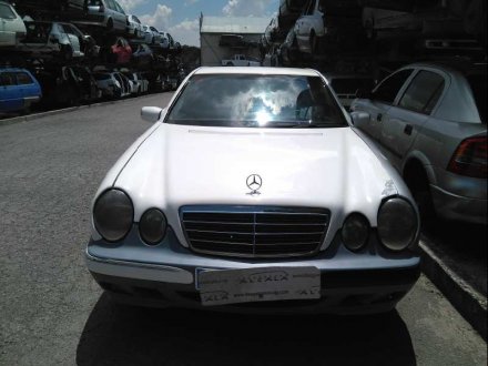 Vehiculo en el desguace: MERCEDES CLASE E (W210) BERLINA DIESEL 320 CDI (210.026)