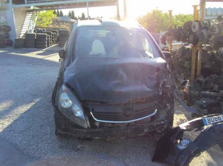 Vehiculo en el desguace: OPEL ZAFIRA B Cosmo