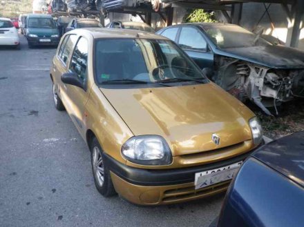 Vehiculo en el desguace: RENAULT CLIO II FASE I (B/CBO) 1.4 Alize