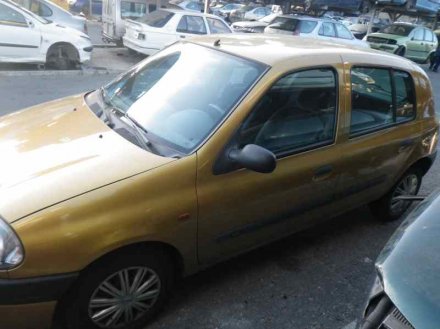 Vehiculo en el desguace: RENAULT CLIO II FASE I (B/CBO) 1.4 Alize