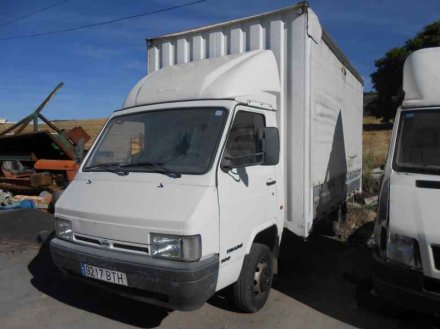 Vehiculo en el desguace: NISSAN TRADE 100 Caja cerrada, techo elevado