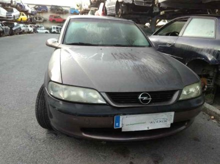 Vehiculo en el desguace: OPEL VECTRA B BERLINA Básico (1999->)