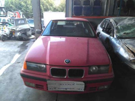 Vehiculo en el desguace: BMW SERIE 3 BERLINA (E36) 318i