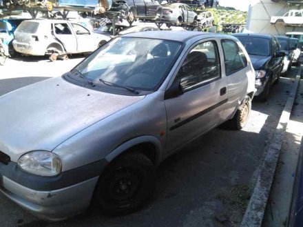 Vehiculo en el desguace: OPEL CORSA B Base (E)