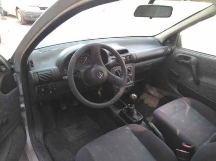 Vehiculo en el desguace: OPEL CORSA B Base (E)