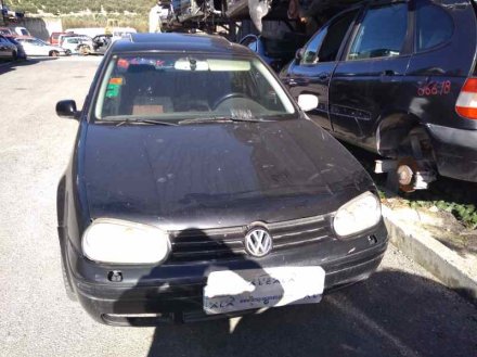 Vehiculo en el desguace: VOLKSWAGEN GOLF IV BERLINA (1J1) Highline