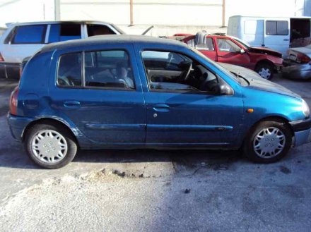 Vehiculo en el desguace: RENAULT CLIO II FASE I (B/CBO) 1.9 D