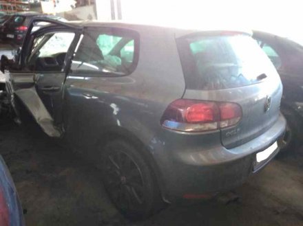 Vehiculo en el desguace: VOLKSWAGEN Golf VI 2.0 TDI 110 DPF Advance *