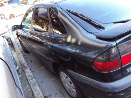 Vehiculo en el desguace: RENAULT LAGUNA (B56) 2.0 D RN (B56F/G)