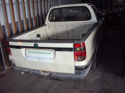 Vehiculo en el desguace: SKODA PICKUP EHH67