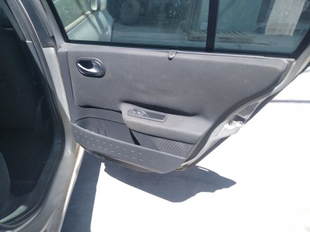 Vehiculo en el desguace: RENAULT MEGANE II CLASSIC BERLINA 1.5 dCi Diesel