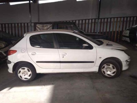 Vehiculo en el desguace: PEUGEOT 206 BERLINA X-Line