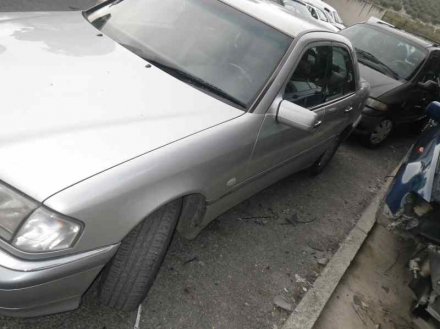 Vehiculo en el desguace: MERCEDES-BENZ CLASE C (W202) BERLINA 250 TD (202.128)