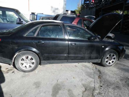 Vehiculo en el desguace: AUDI A4 BERLINA (8E) 1.9 TDI (96kW)