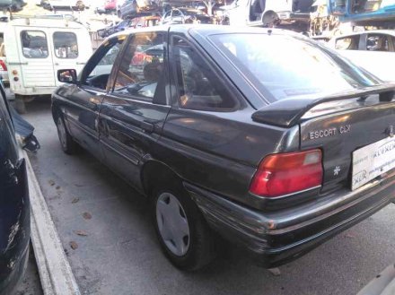 Vehiculo en el desguace: FORD ESCORT BERLINA/TURNIER CL Berlina