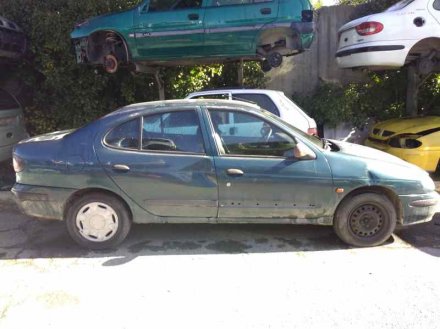 Vehiculo en el desguace: RENAULT MEGANE I CLASSIC (LA0) 1.9 dTi RN (LAON)