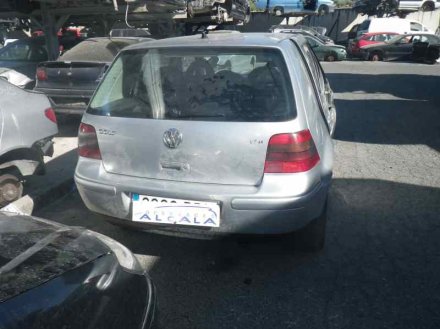 Vehiculo en el desguace: VOLKSWAGEN GOLF IV BERLINA (1J1) Básico