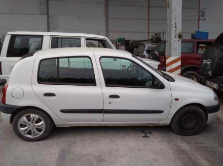 Vehiculo en el desguace: RENAULT CLIO II FASE I (B/CBO) 1.9 D