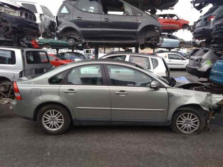 Vehiculo en el desguace: VOLVO S40 BERLINA 1.6 D Kinetic