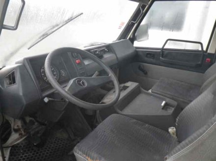 Vehiculo en el desguace: MERCEDES MB 120 *