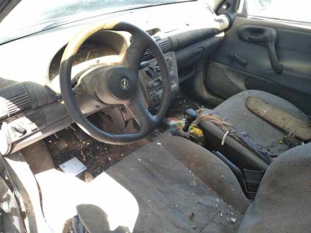 Vehiculo en el desguace: OPEL CORSA B Swing