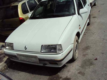 Vehiculo en el desguace: RENAULT 19 X53F