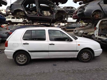 Vehiculo en el desguace: VOLKSWAGEN GOLF III BERLINA (1H1) CL