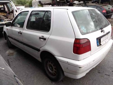 Vehiculo en el desguace: VOLKSWAGEN GOLF III BERLINA (1H1) CL