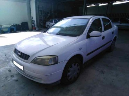 Vehiculo en el desguace: OPEL ASTRA G BERLINA Club