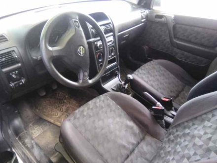 Vehiculo en el desguace: OPEL ASTRA G BERLINA Club