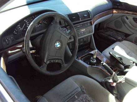 Vehiculo en el desguace: BMW SERIE 5 BERLINA (E39) 528i