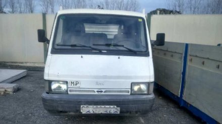 Vehiculo en el desguace: NISSAN TRADE 100 Caja cerrada, techo elevado