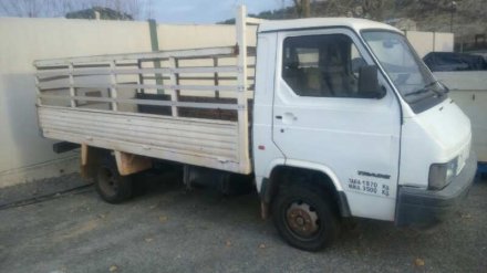 Vehiculo en el desguace: NISSAN TRADE 100 Caja cerrada, techo elevado