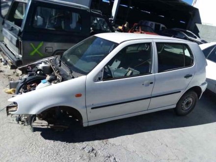 Vehiculo en el desguace: VOLKSWAGEN POLO BERLINA (6N1) Básico