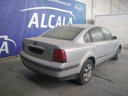 Vehiculo en el desguace: VOLKSWAGEN PASSAT BERLINA (3B2) 1.8 20V Turbo