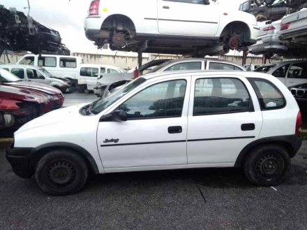 Vehiculo en el desguace: OPEL CORSA B Swing