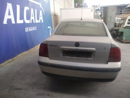 Vehiculo en el desguace: VOLKSWAGEN PASSAT BERLINA (3B2) 1.8 20V Turbo