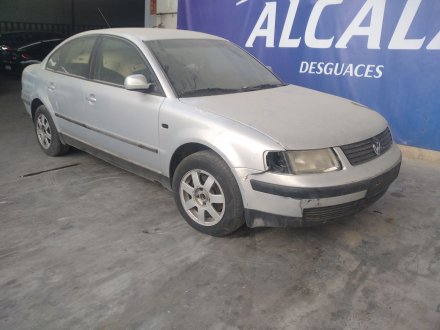 Vehiculo en el desguace: VOLKSWAGEN PASSAT BERLINA (3B2) 1.8 20V Turbo