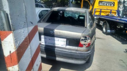 Vehiculo en el desguace: OPEL ASTRA F BERLINA GL