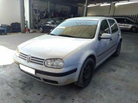 Vehiculo en el desguace: VOLKSWAGEN GOLF IV BERLINA (1J1) Básico