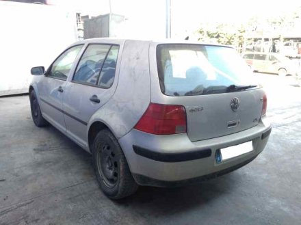 Vehiculo en el desguace: VOLKSWAGEN GOLF IV BERLINA (1J1) Básico