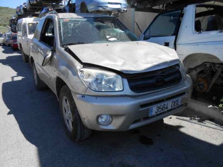 Vehiculo en el desguace: TOYOTA RAV 4 (A2) 1.8 Luna (2003->)